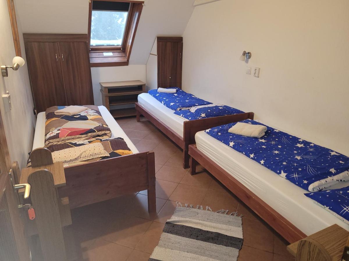 Leganyi Apartmanhaz Eger Exteriör bild