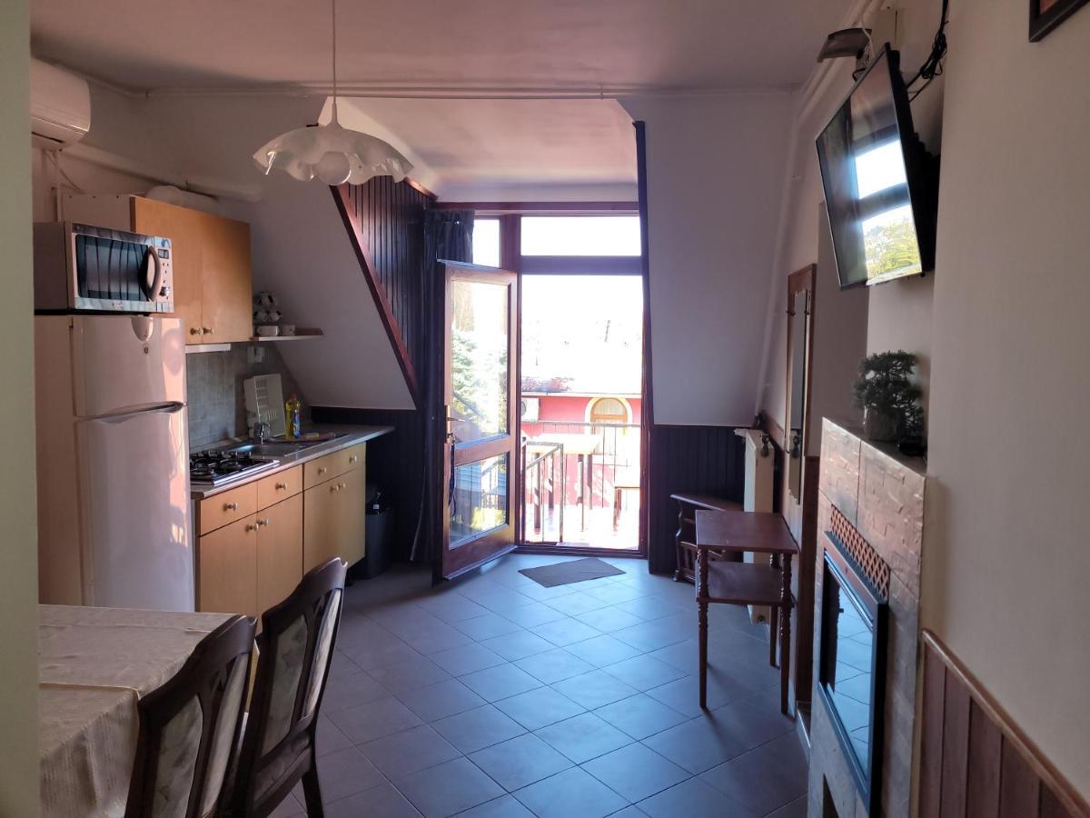 Leganyi Apartmanhaz Eger Exteriör bild